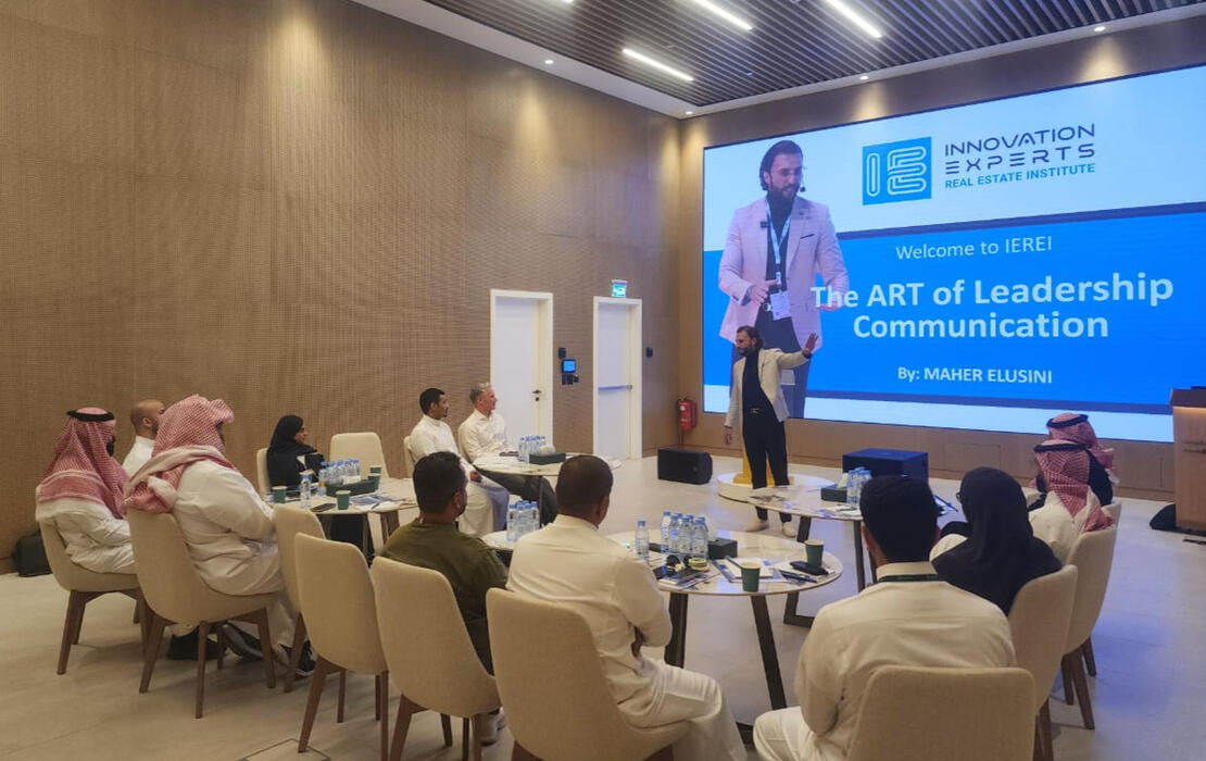 Maher Elusini Top Rated Executive Communication Coach & Keynote Speaker in Dubai Maher Elusini delivering a keynote on leadership presence in Dubai (executive communication coach · keynote speaker GCC)